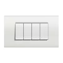 placa rectangular 4 modelo living light. terminacion blanco bticino ref lna4804bi