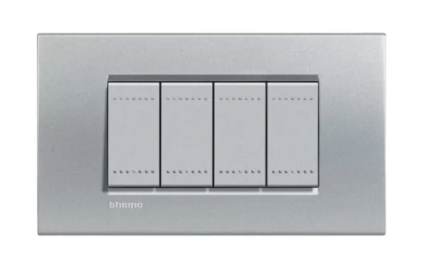 Placa Rectangular 4 Mod. Living Light Tech Bticino Ref Lna4804te