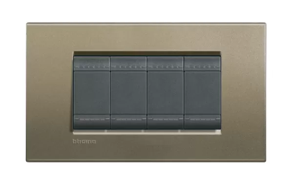 Placa Rectangular 4 Modelo Living Light. Terminaciãn Square Bticino, Ref Lna4804sq