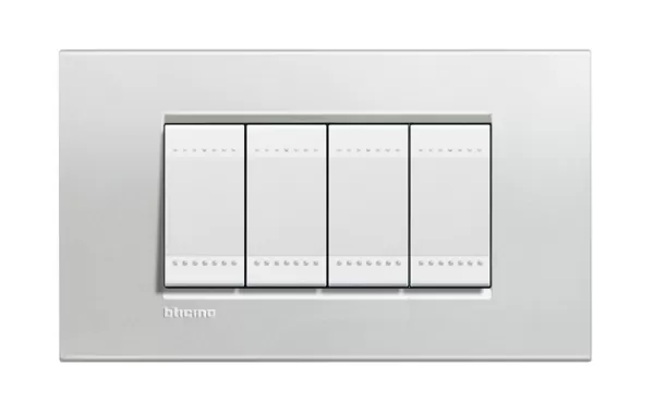 Placa Rectangular 4 Modelo Living Light. Terminacion Plata Bticino Ref Lna4804ag