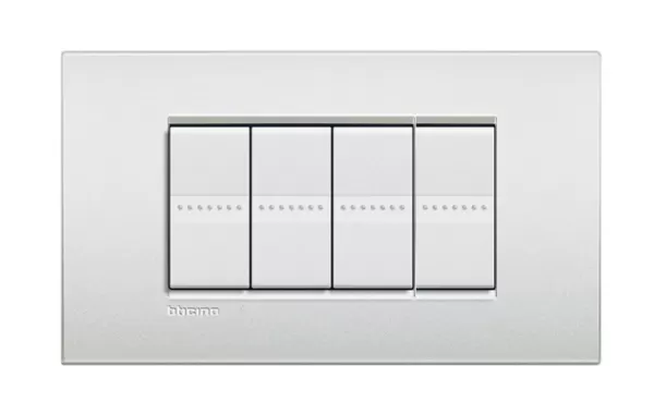 Placa Air 4 Modulos. Color Blanco Perla Modelo Living Light Bticino Ref Lnc4804pr