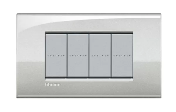 Placa Air 4 Modulos. Color Luna De Plata Modelo Living Light Bticino Ref Lnc4804gl